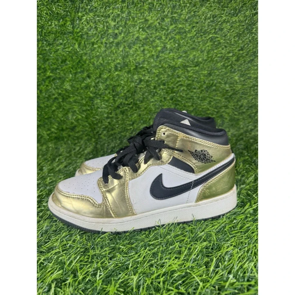 Air Jordan 1 Mid SE Metallic Gold Black White DC1420-700 Size 7Y Womens 8.5